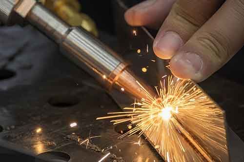 激光切割頭加工精度的重要因素